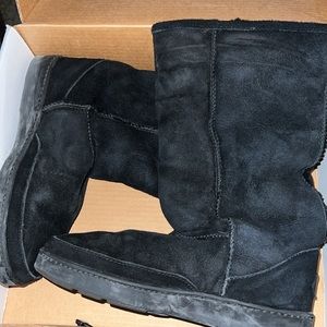 Black minnetonka boots